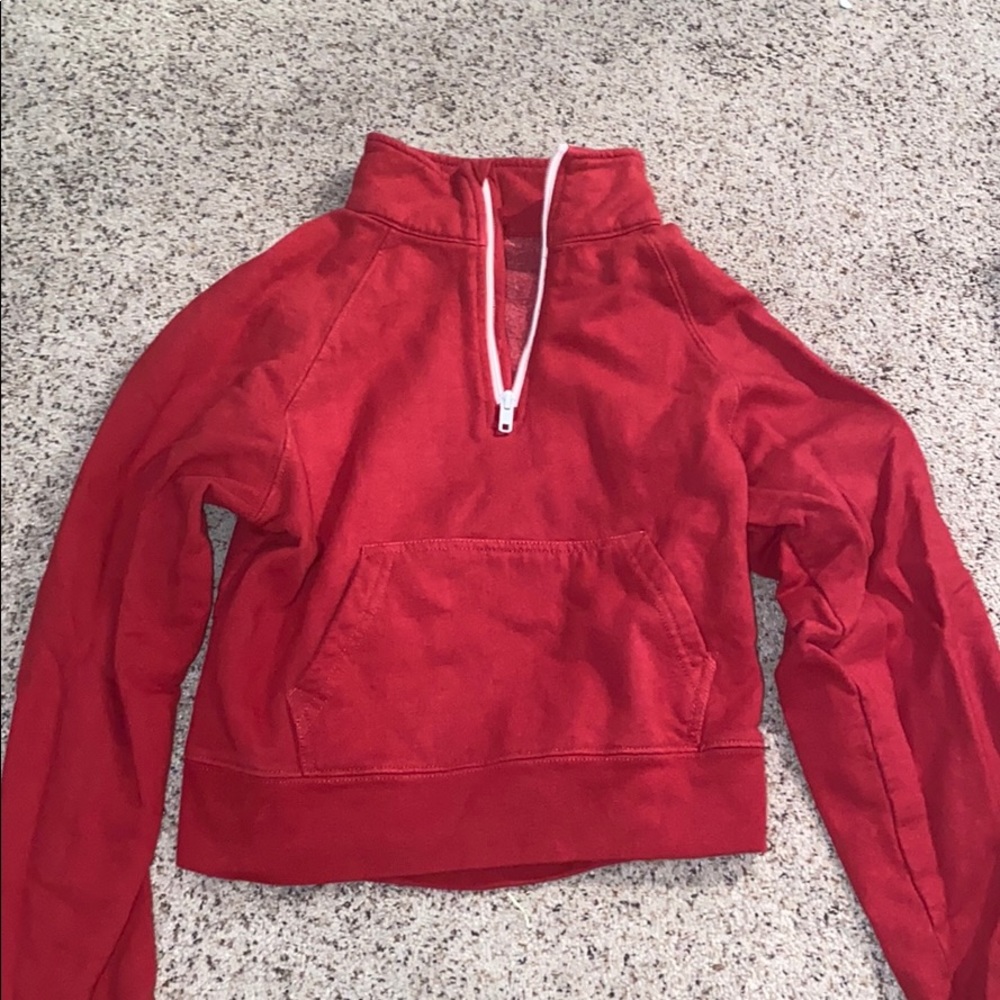 i’m selling this cute cropped sweatshirt!!!